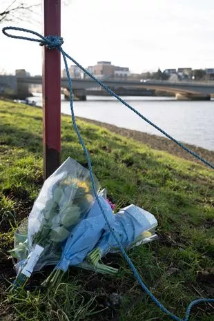 我们所知道的关于阿伯丁双胞胎姐妹死亡的一切都是因为父亲坚持认为这是谋杀